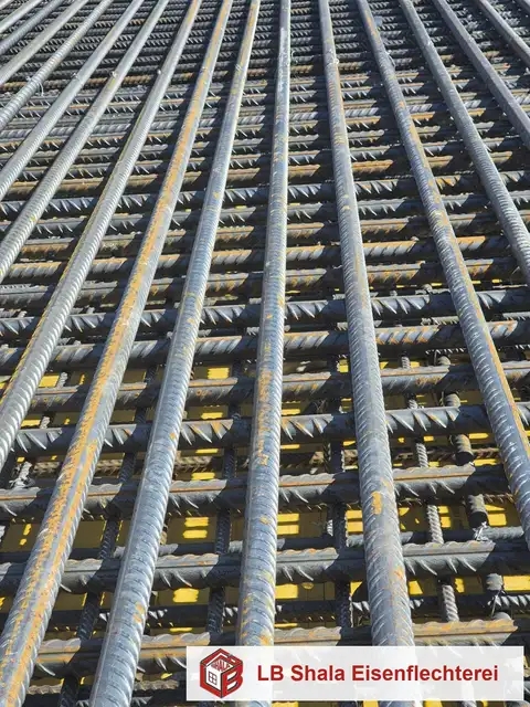 Gitter aus Rippenstahl für die Bewehrung einer Stahlbetondecke